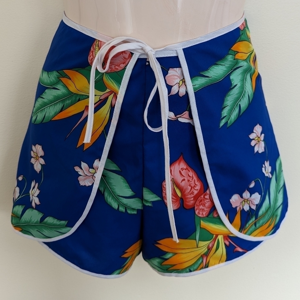 VINTAGE Hawaiian short overlay wrap shorts women's small